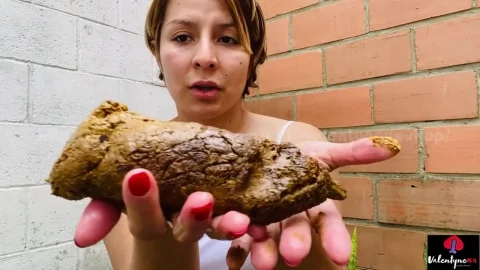 6 May 2023- Valentynexx – Licking my big poop in my backyard – Amateurs