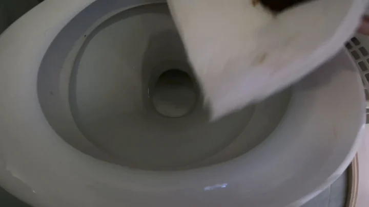 AliceTop – Hard poop from a tight anus
