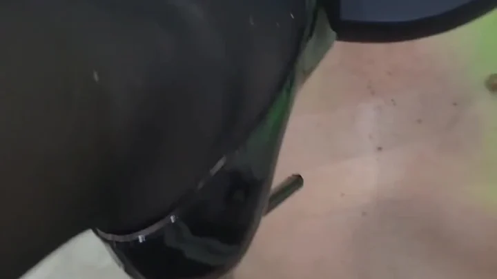 Domina Marbella – Toilet slave, saco al esclavo de la reja para usarlode