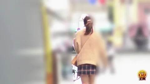 [EE-753] Extremely fast dash to the toilet! Girls rushing through the streets to take a poop. The urge to defecate is unbearable! P2