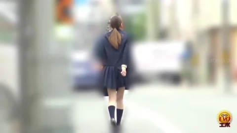 [EE-753] Extremely fast dash to the toilet! Girls rushing through the streets to take a poop. The urge to defecate is unbearable! P5