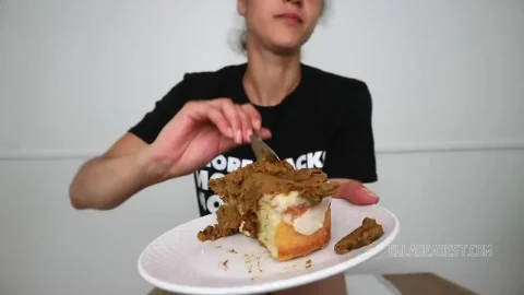 Ella Dearest – Scatbook VEGAN LEMON CAKE