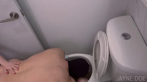 Jayne Doe – Toilet Bottom Feeder