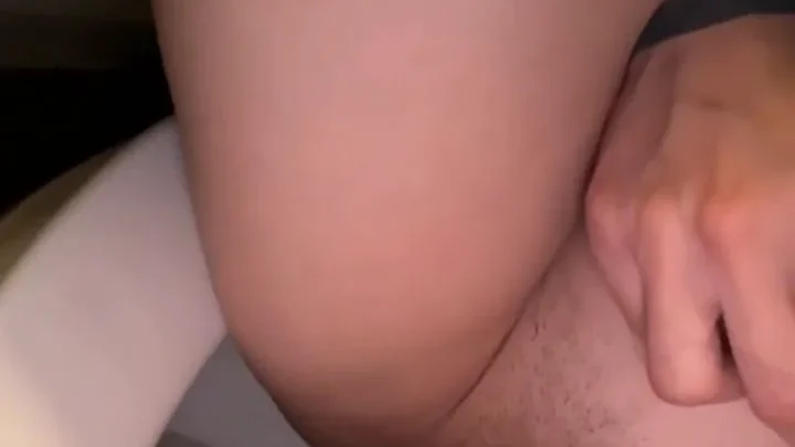 Kaitlyn Katsaros – Midnight pee with Kait lmao