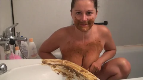 KaviarGirl shit in the sink and ate it. P1