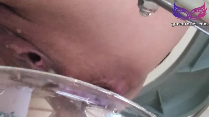 Korean Queen – When I excrete Scat and pee in your bowl, you eat my pee first! MP4 / FullHD 1080p