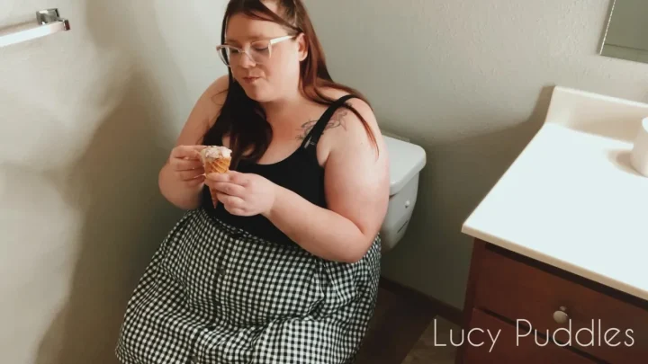 LucyPuddles – Ice Cream Cone on the Throne MP4 / FullHD 1080p
