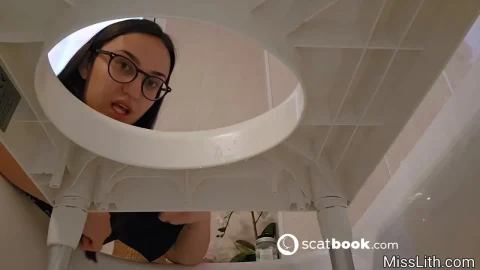 Miss Lith Domina – First poop after my trip to Germany