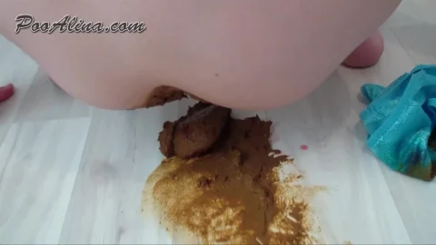 PooAlina – Dirty Alina Pooping in Panties Period Menstruation