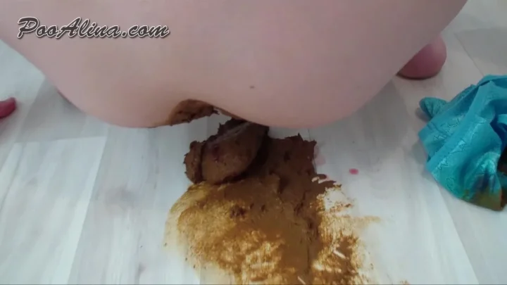 PooAlina – Dirty Alina Pooping in Panties Period Menstruation