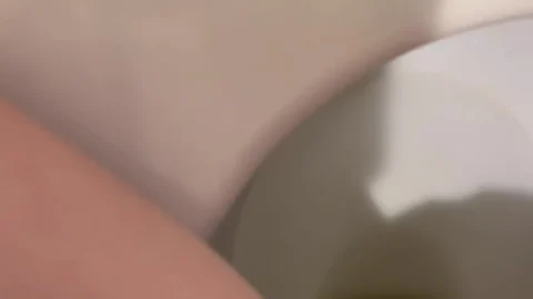 SarahWestChococlate13 – Period toilet poo! HUGE MP4 / 4K 1920p