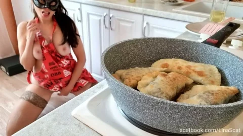 Scat Lina – Chebureks with shit