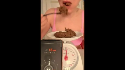 Scat Lina – High speed shit eating