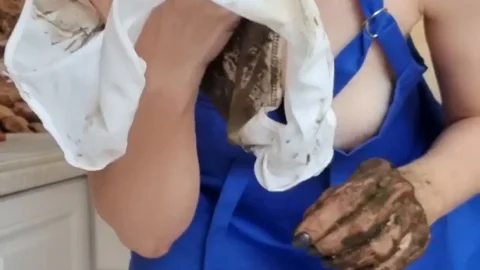 Scat Lina – The diarrhea paste