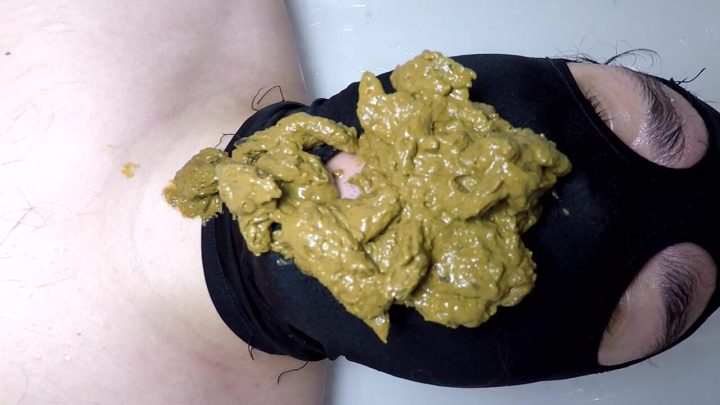 Mistress Janet – Smelly Diarrhea In Bathtub